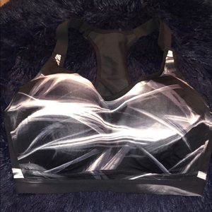 Victoria Sport Sports Bra